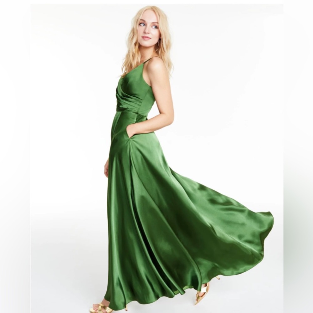 Morgan & Co Green Pocketed Fit & Flare Dress
